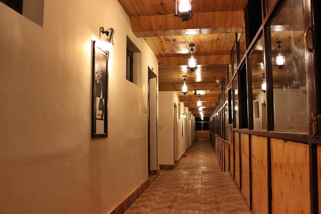 Hotel Walisons Resorts Srīnagar Exteriör bild