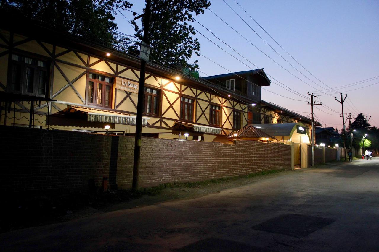 Hotel Walisons Resorts Srīnagar Exteriör bild