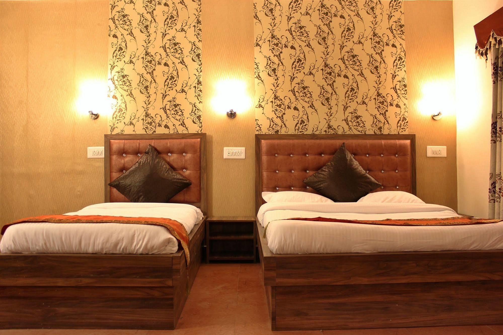 Hotel Walisons Resorts Srīnagar Exteriör bild
